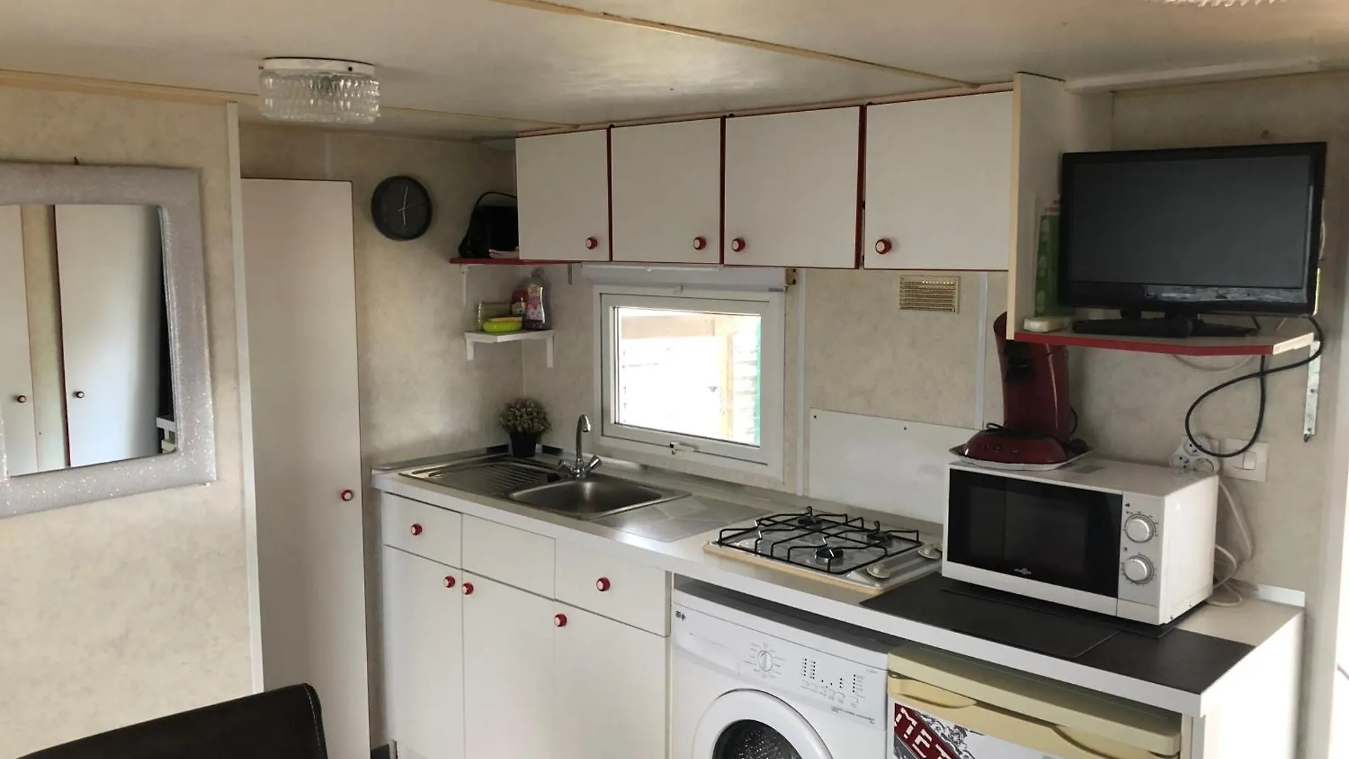 Séjour chez l'habitant Vacances Mobilhome à Fréjus sur terrain privé France
