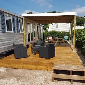 Mobil-home tout confort Camping